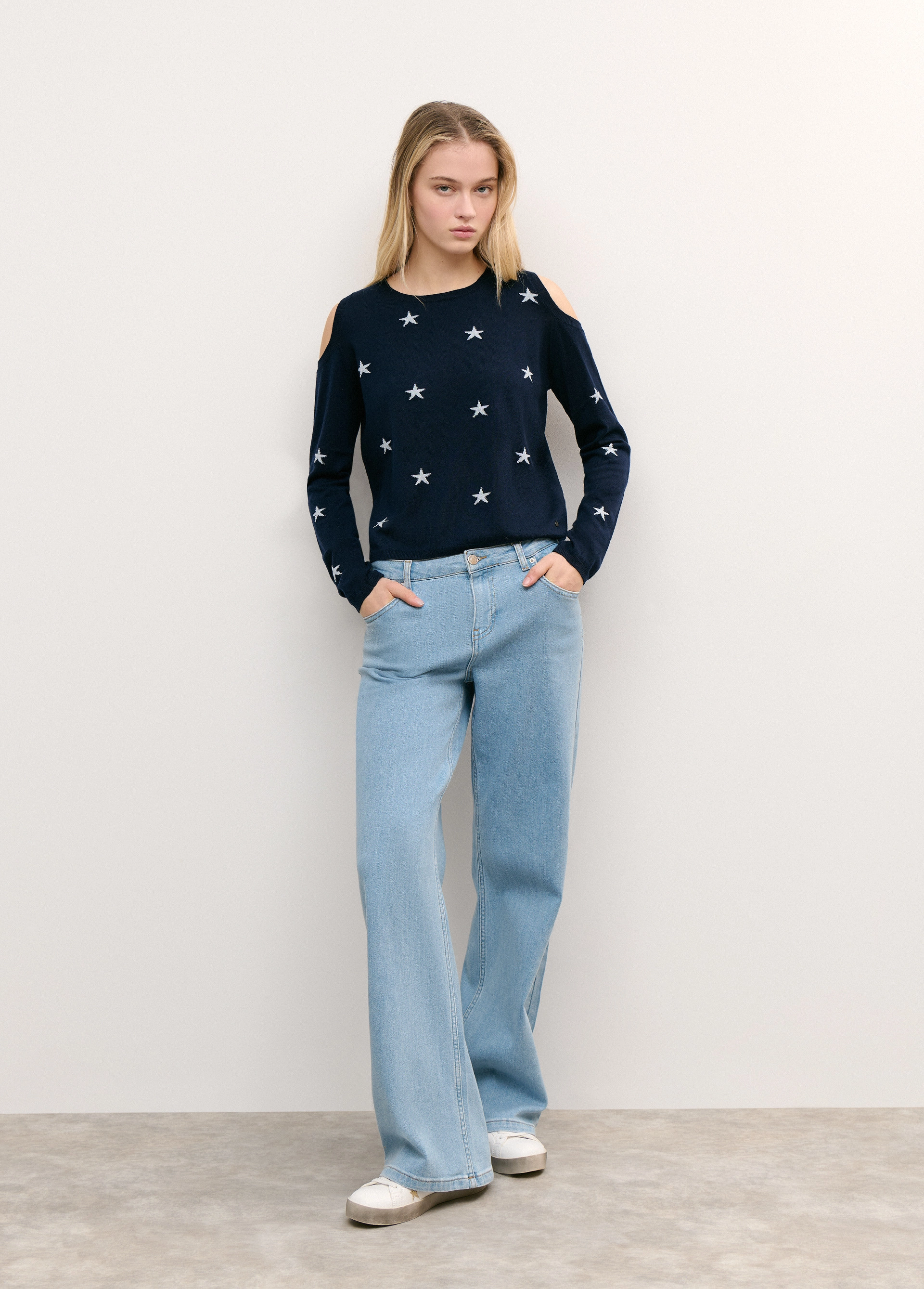 Cut-out shoulders star jumper